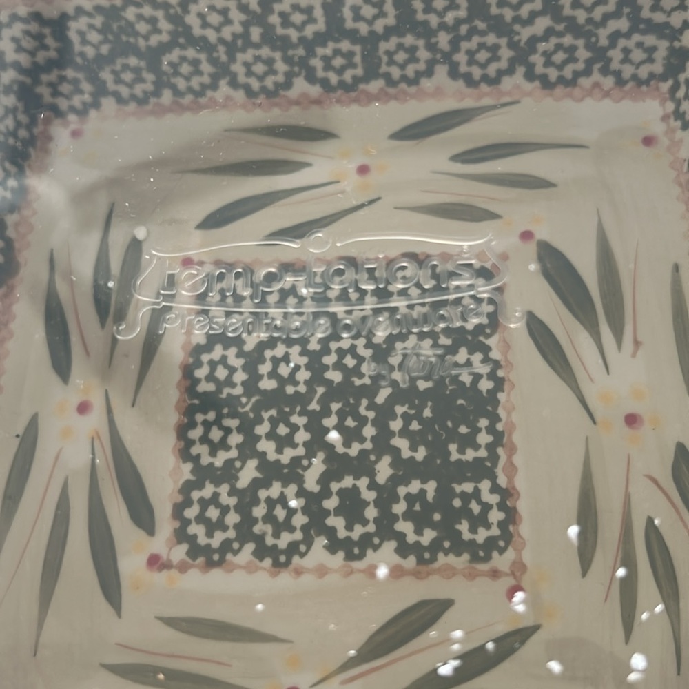 Temptation, old world, sage, double insulated tote with 2 qu casserole 13 x 11 - Picture 9 of 12